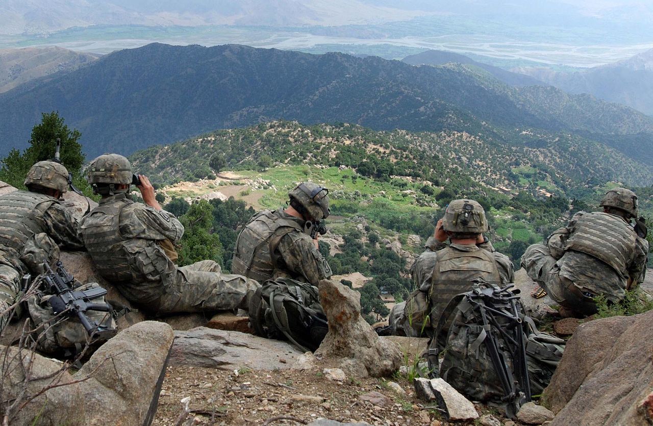 army soldiers wearing camouflage